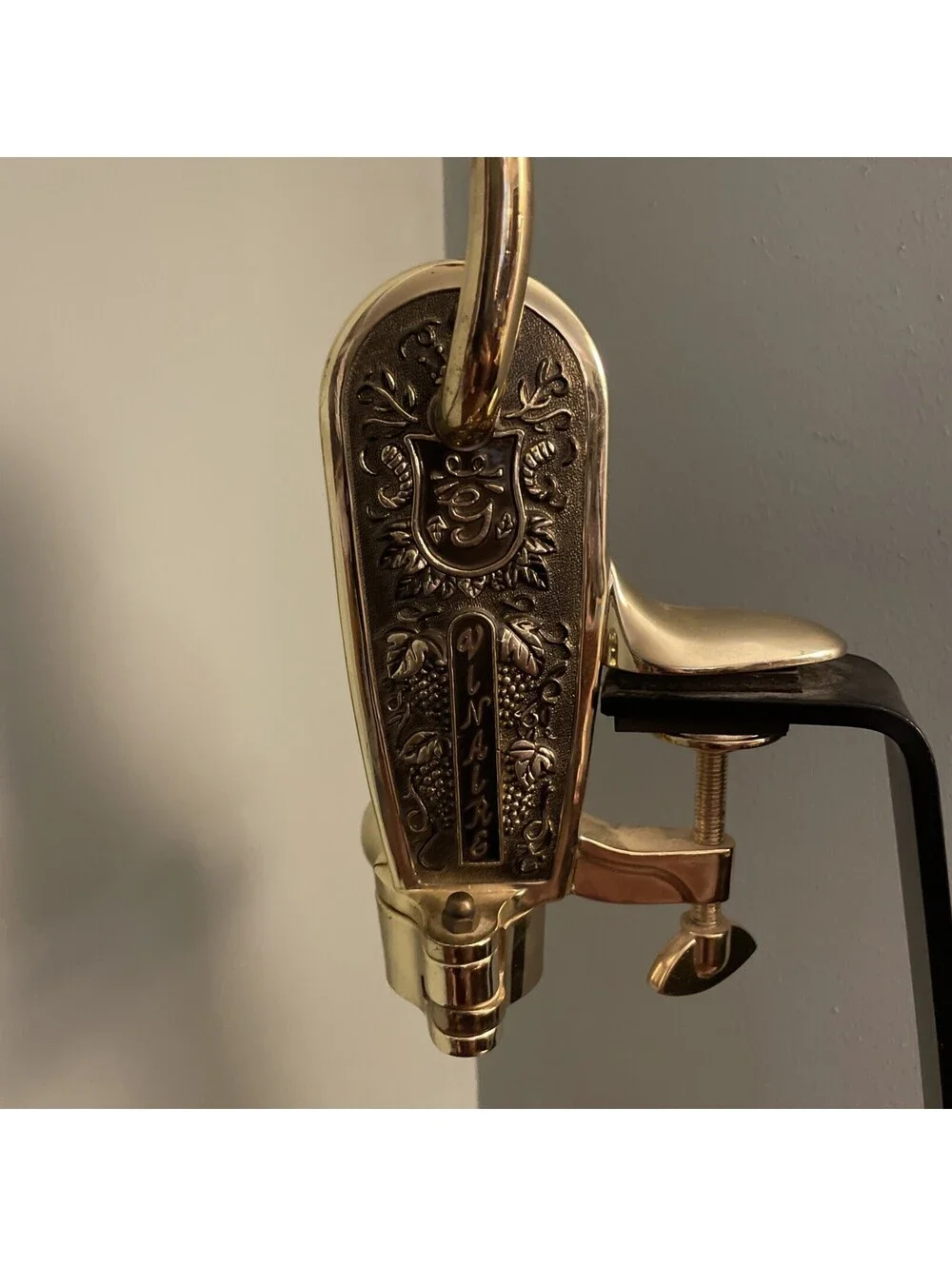 Vintage Vinaire Reserve Gold Tone Wine Bottle Opener Cork Puller with Stand